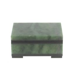 Шкатулка из нефрита 10х7,5х5 см