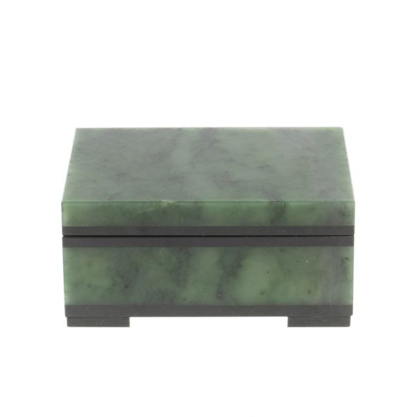 Шкатулка из нефрита 10х7,5х5 см 127489