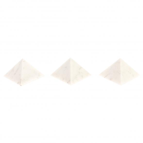 Пирамида из белого мрамора 8,5х8,5х7,5 см 126399