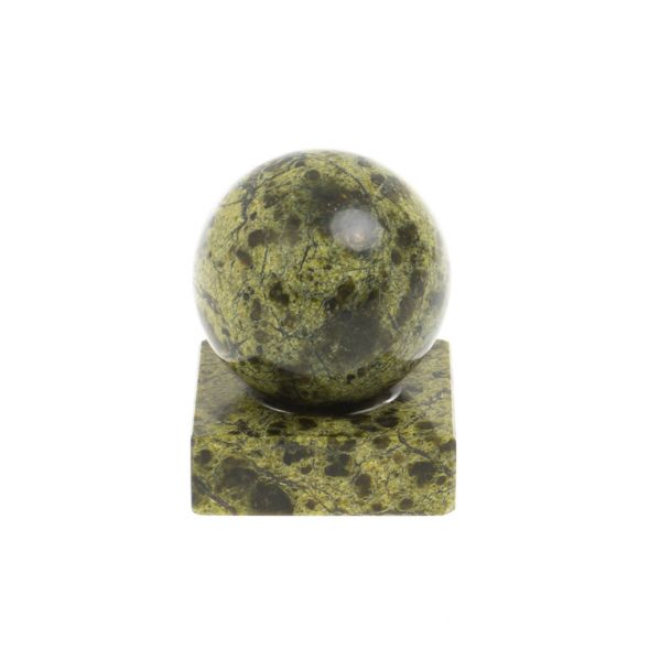 Шар 4 см на подставке из светло-зеленого змеевика 4х4х5 см 127649