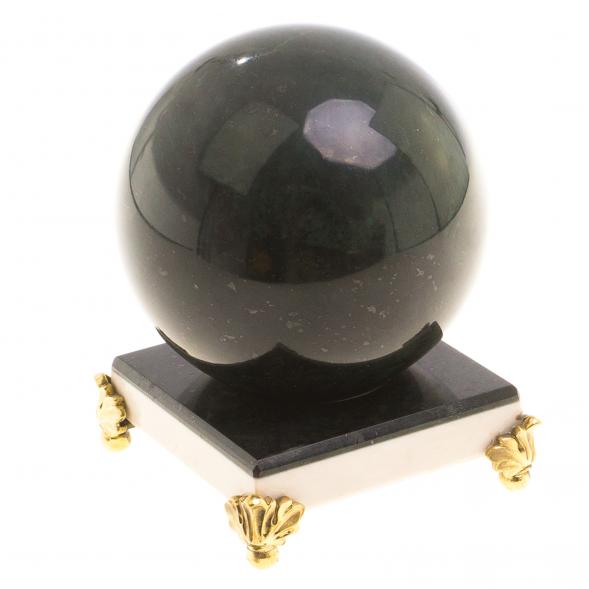 Шар из нефрита 10,5 см на подставке 124748