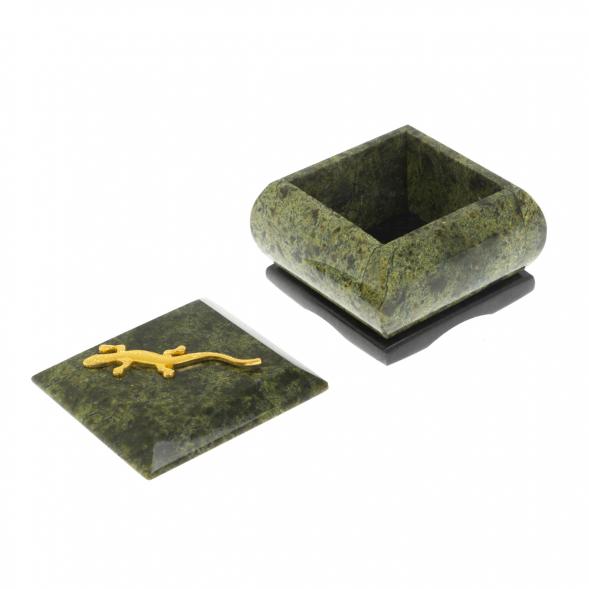 Шкатулка квадратная с прямой ящерицей 6,5х6,5х5 см 129457