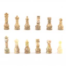 Подарочные шахматы &amp;quot;Игрок&amp;quot; камень оникс ракушечник 25х25 см