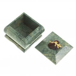 Шкатулка из змеевика с прямой ящерицей 6,5х6,5х6 см