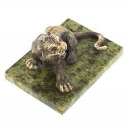 Статуэтка из бронзы "Рычащий тигр" на подставке из змеевика