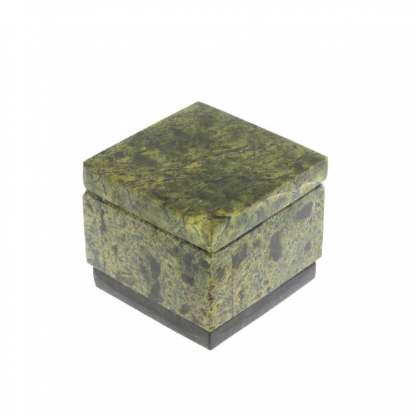 Шкатулка квадратная из змеевика 5,5х5,5х5,5 см 129463