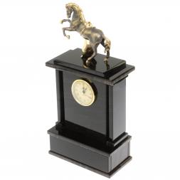 Настольные часы &amp;quot;Конь с попоной&amp;quot;из черного обсидиана