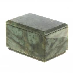 Шкатулка из нефрита 8х5,5х5 см