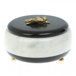 Шкатулка &amp;quot;Желуди&amp;quot; из белого мрамора и змеевика 15х15х8 см