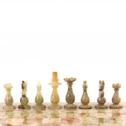 Каменные шахматы из оникса "Игрок" доска 38х38 см