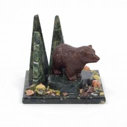 Сувенир из змеевика "Мишка идущий в бору"