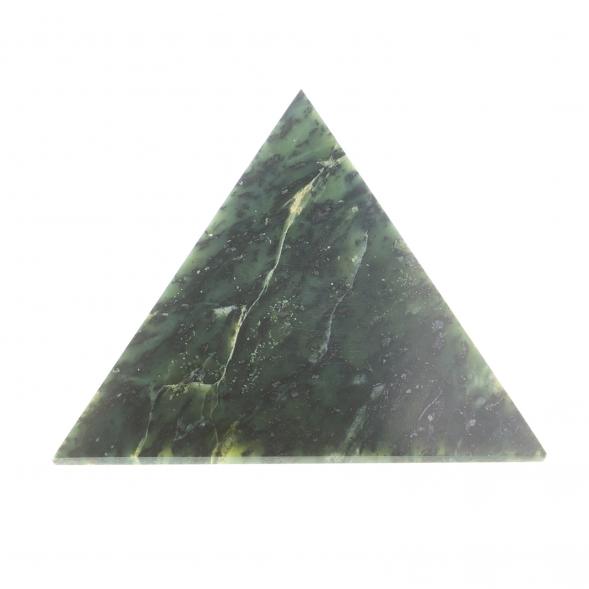 Пирамида из нефрита 8,5х8,5х6,5 см 124235