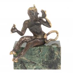 Бронзовая статуэтка &amp;quot;Чертик&amp;quot; на подставке из темно-зеленого змеевика