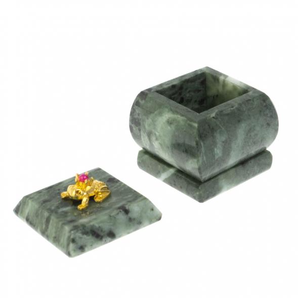 Шкатулка &amp;quot;Лягушка&amp;quot; из шабровского змеевика 4,5х4,5х6 см 128813