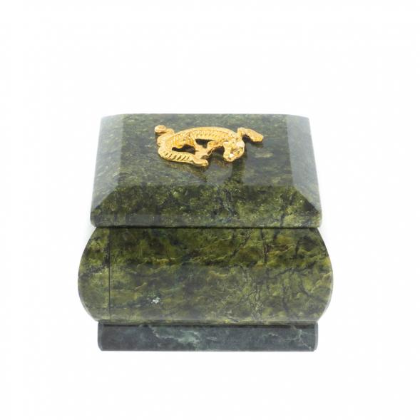 Шкатулка из баженовского змеевика с ящерицей 6,5х6,5х5,5 см 128966