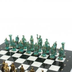 Шахматы "Римляне против Галлов" фигуры бронза / патина 36х36 см мрамор