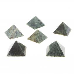 Пирамида из нефрита 4х4х3 см