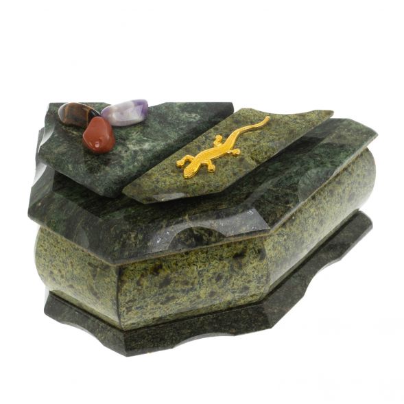 Шкатулка из змеевика с ящерицей 14х9х7,5 см 129119
