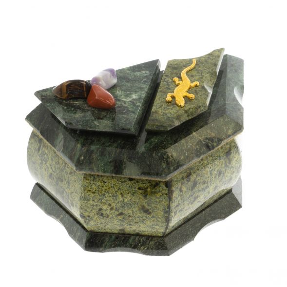 Шкатулка из змеевика с ящерицей 14х9х7,5 см 129119
