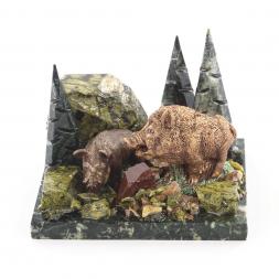 Сувенир "Два кабана" змеевик самоцветы